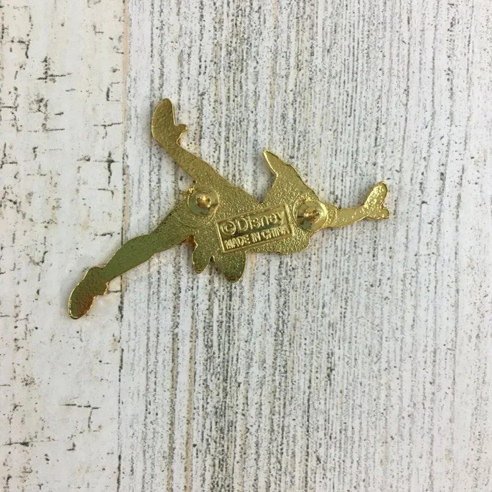 Disney Peter Pan Flying Vtg Pin